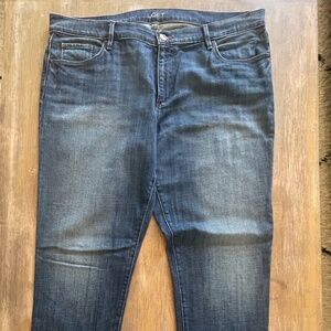 Ann Taylor Loft Relaxed Skinny Jean - Size 32/14